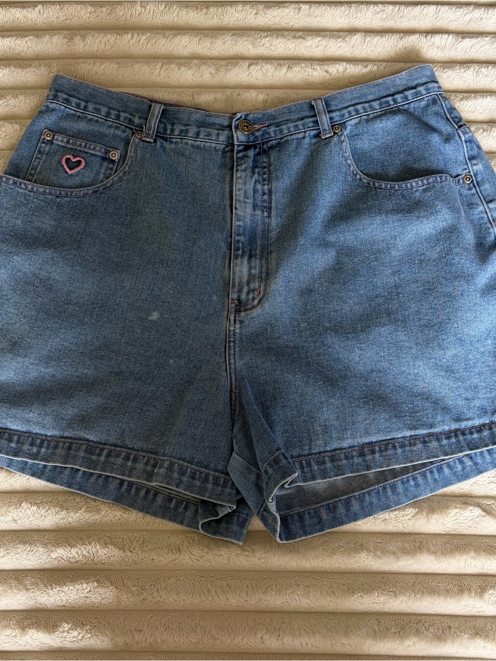 UN AVAILABLE L.A. Blues Blue Denim Shorts with Pink Heart Accent